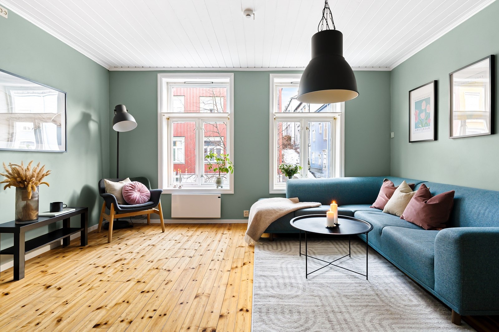 Med en åpen og velorganisert planløsning er leiligheten enkel å møblere. Galleribilde