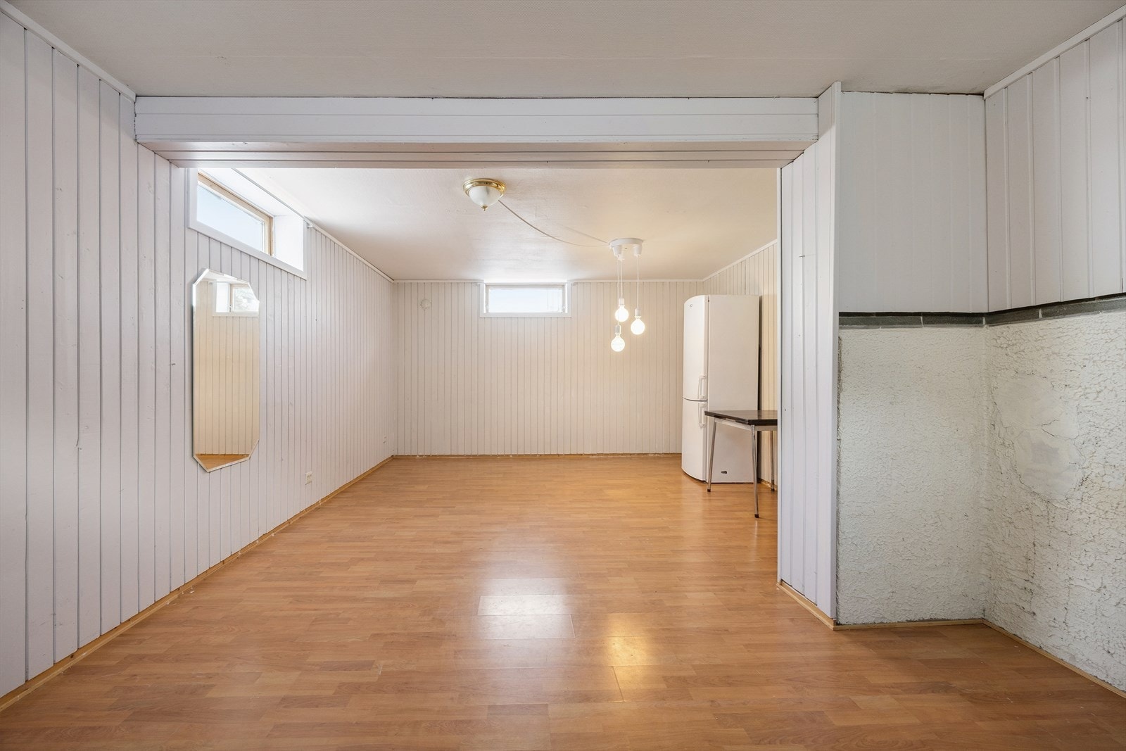 Tilleggsdel innredet som stue - ikke bruksendret eller godkjent som rom for varig opphold. Se punkt "Ferdigattest". Galleribilde