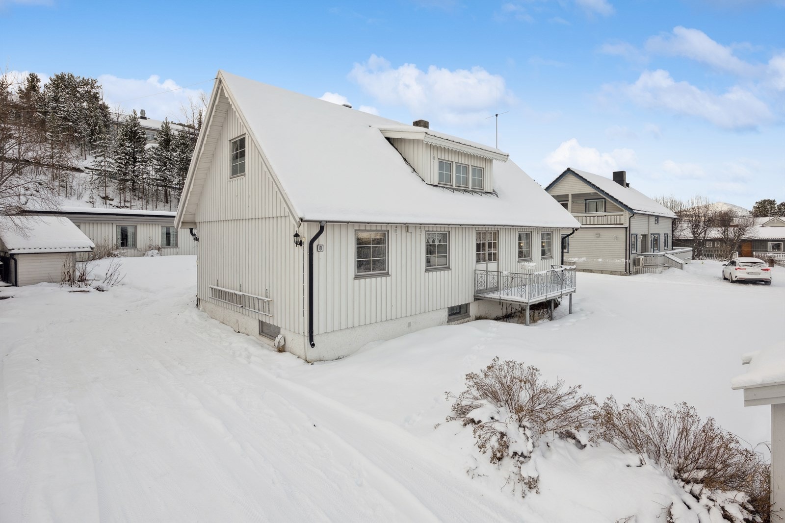 Rishaugmoen 8 er beliggende på Elvebakken i Alta. Galleribilde
