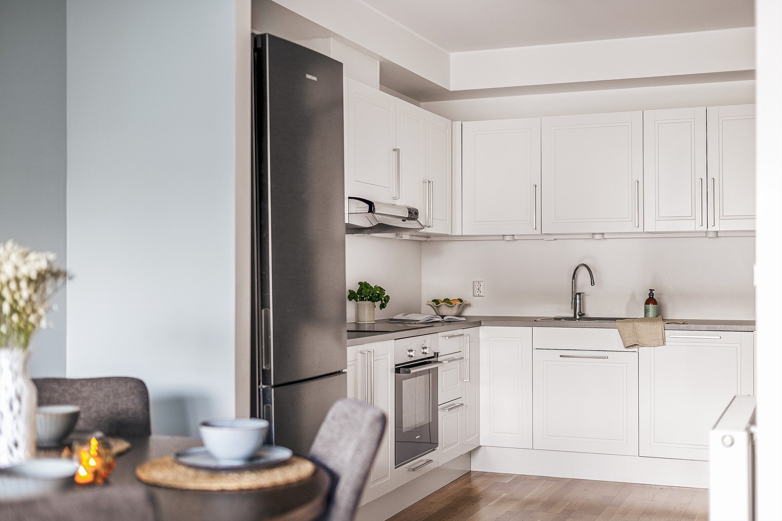 Stilren kjøkkeninnredning fra anerkjente Sigdal. Galleribilde