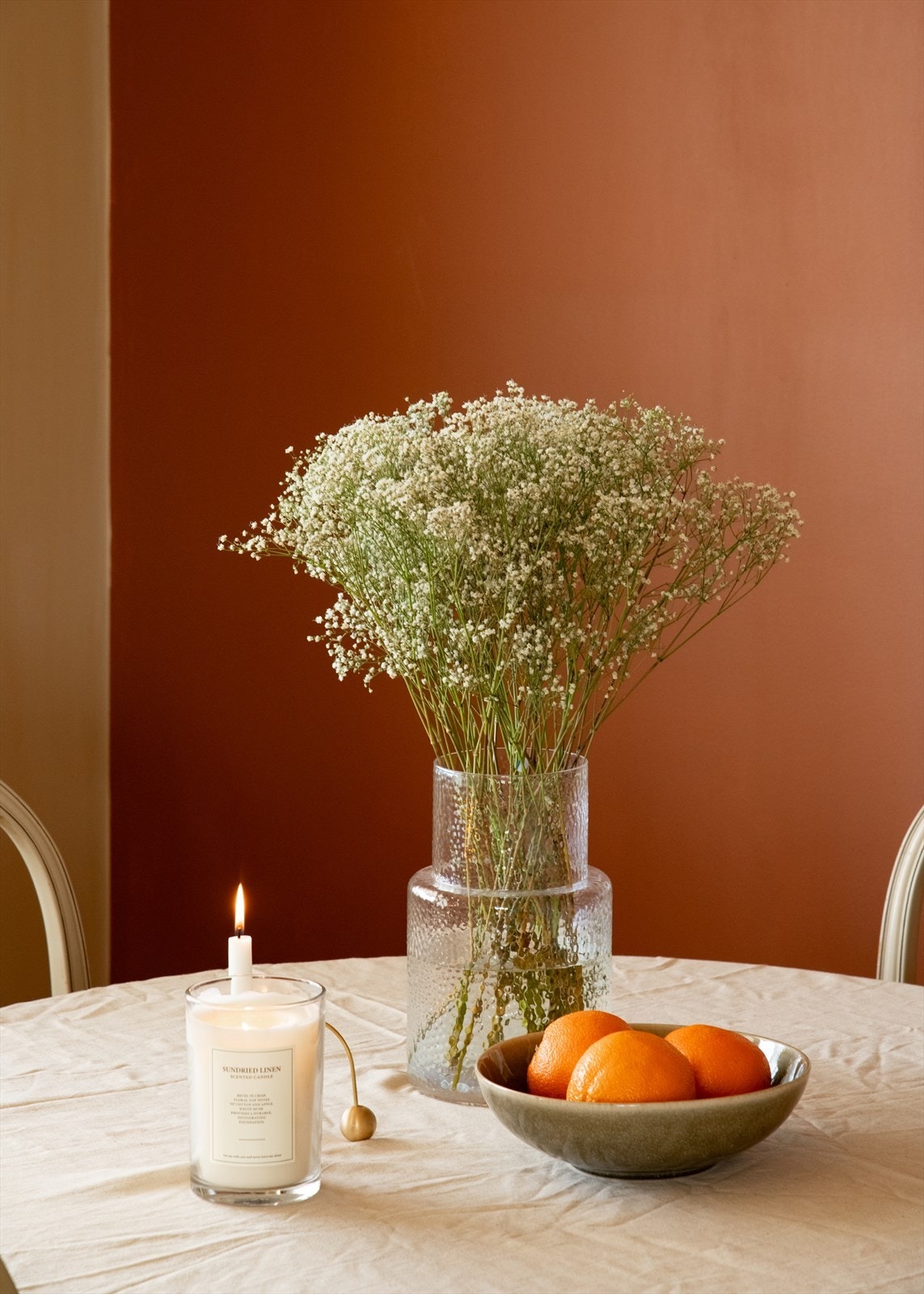 Detaljene skaper en innbydende stemning i leilighetens sosiale sone. Galleribilde