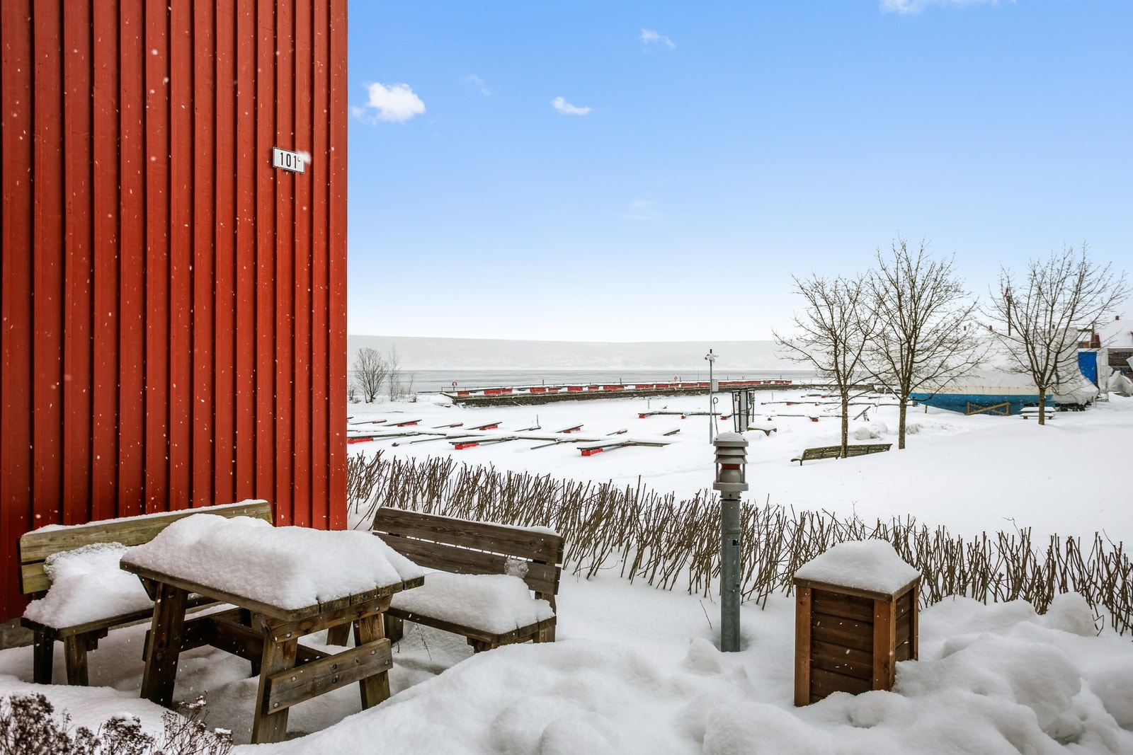 Leiligheten disponerer en båtplass på felles brygge. Galleribilde