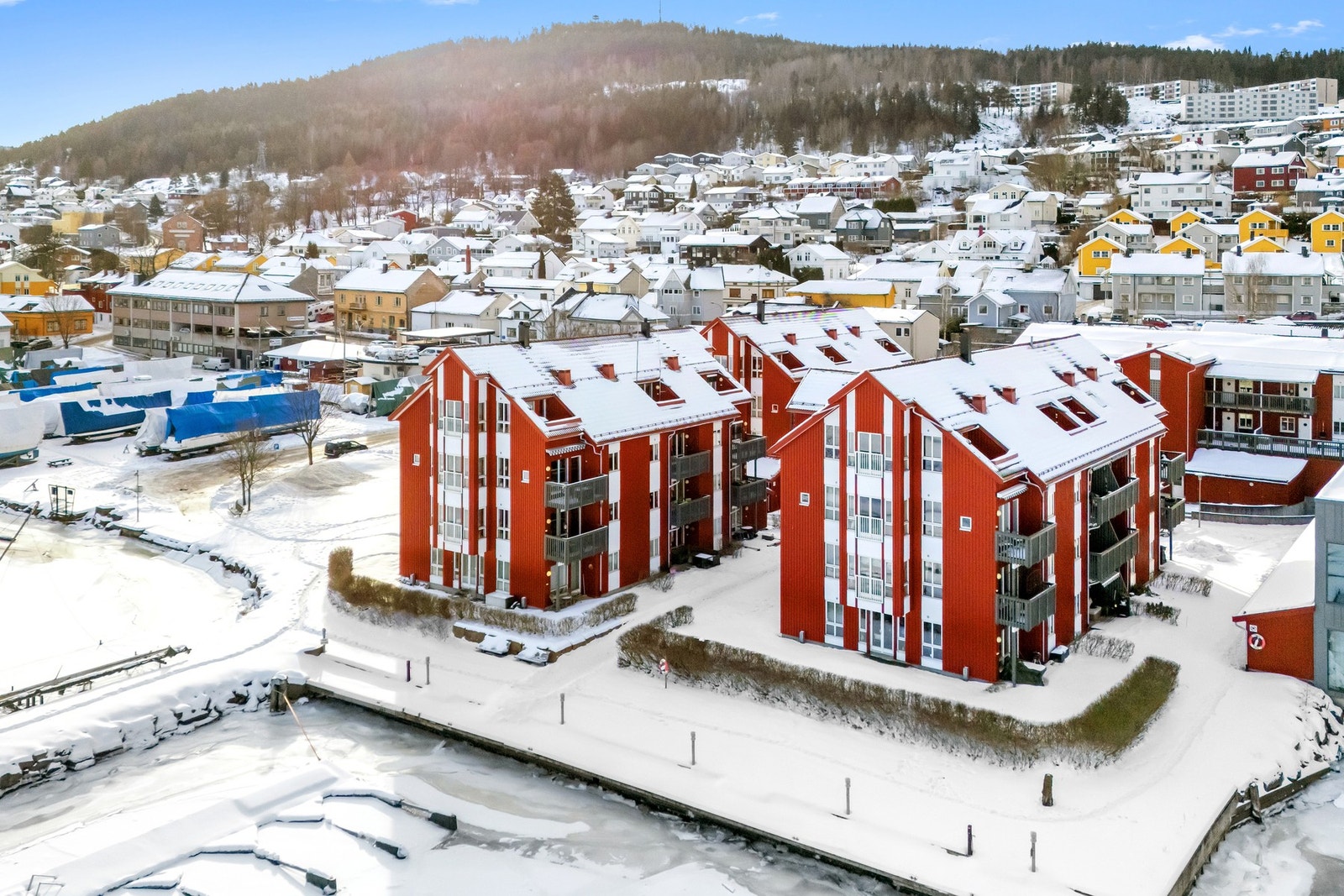 Sameiet ligger fint til ved Drammensfjorden. Galleribilde