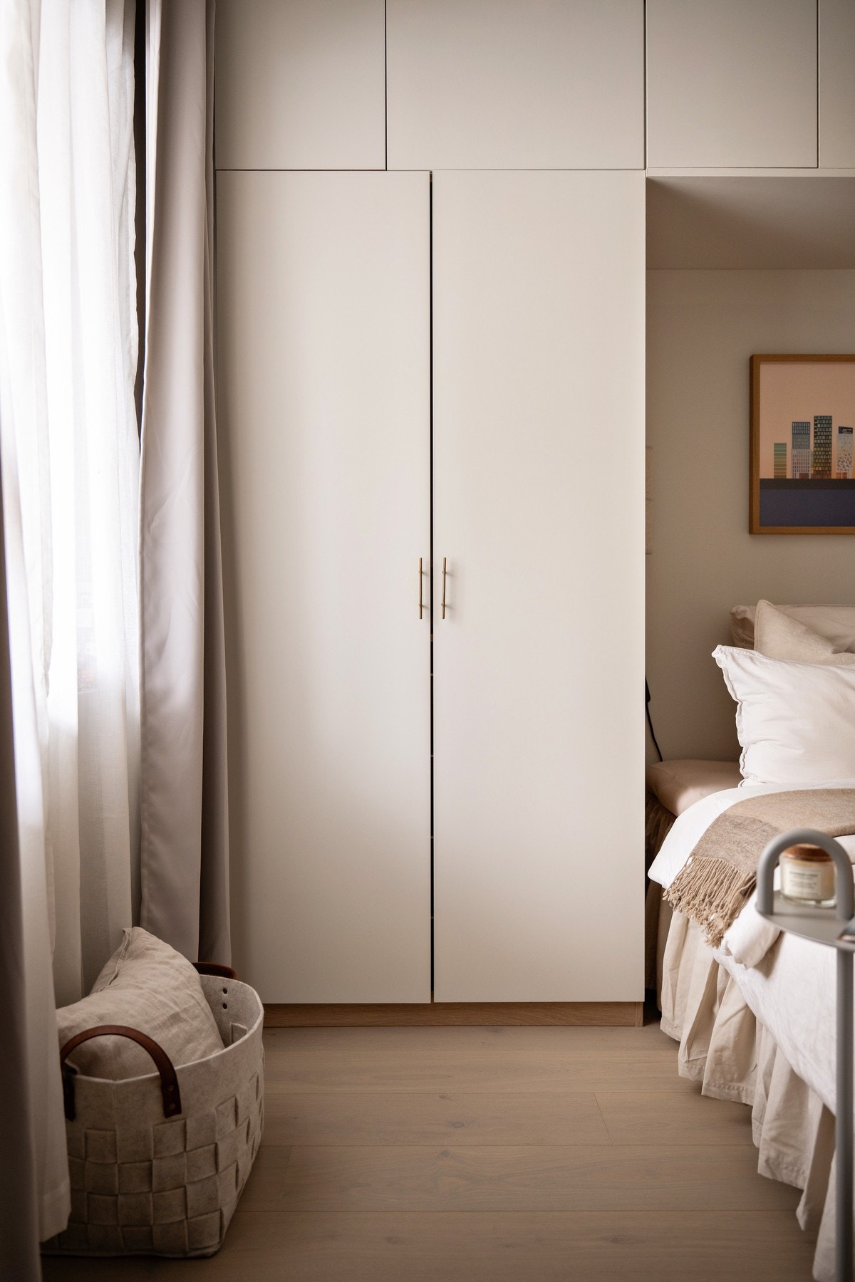 - Rommet vender mot skjermet og stille bakhage - Galleribilde