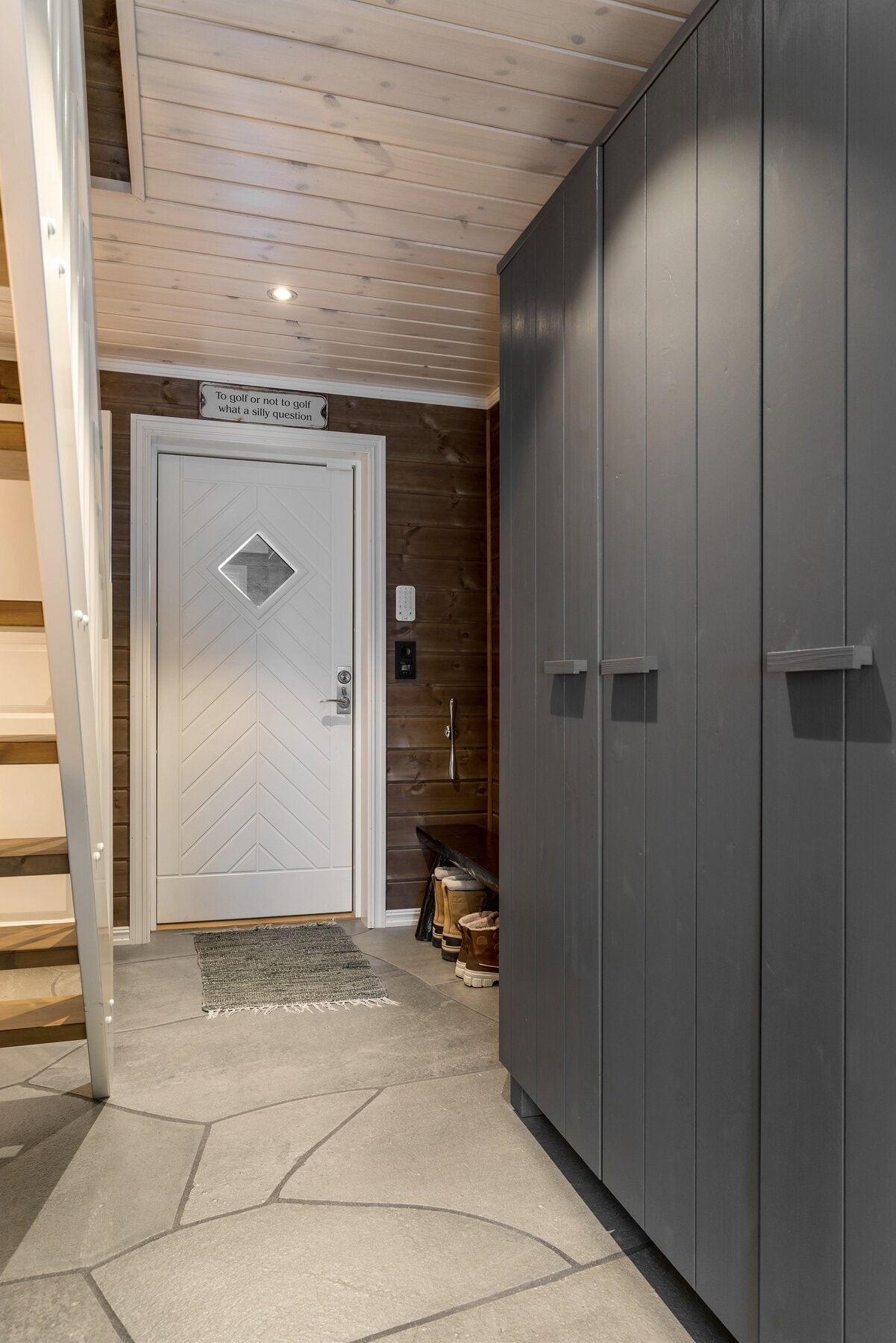 God skapplass i entrè. Galleribilde