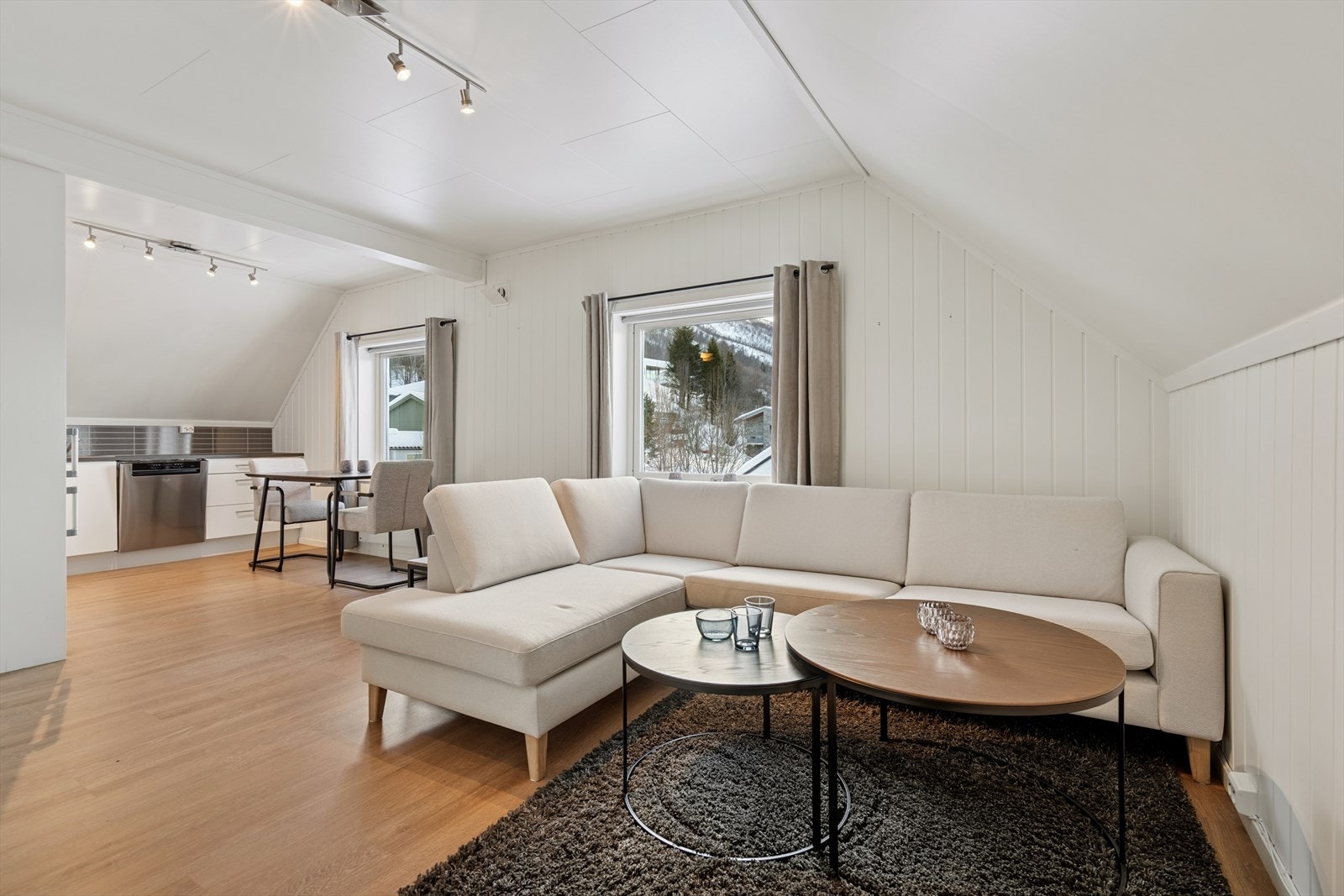 Velkommen til Lensmannsvegen 5A, presentert av Kristina Aagaard Johansen for DNB Eiendom Galleribilde