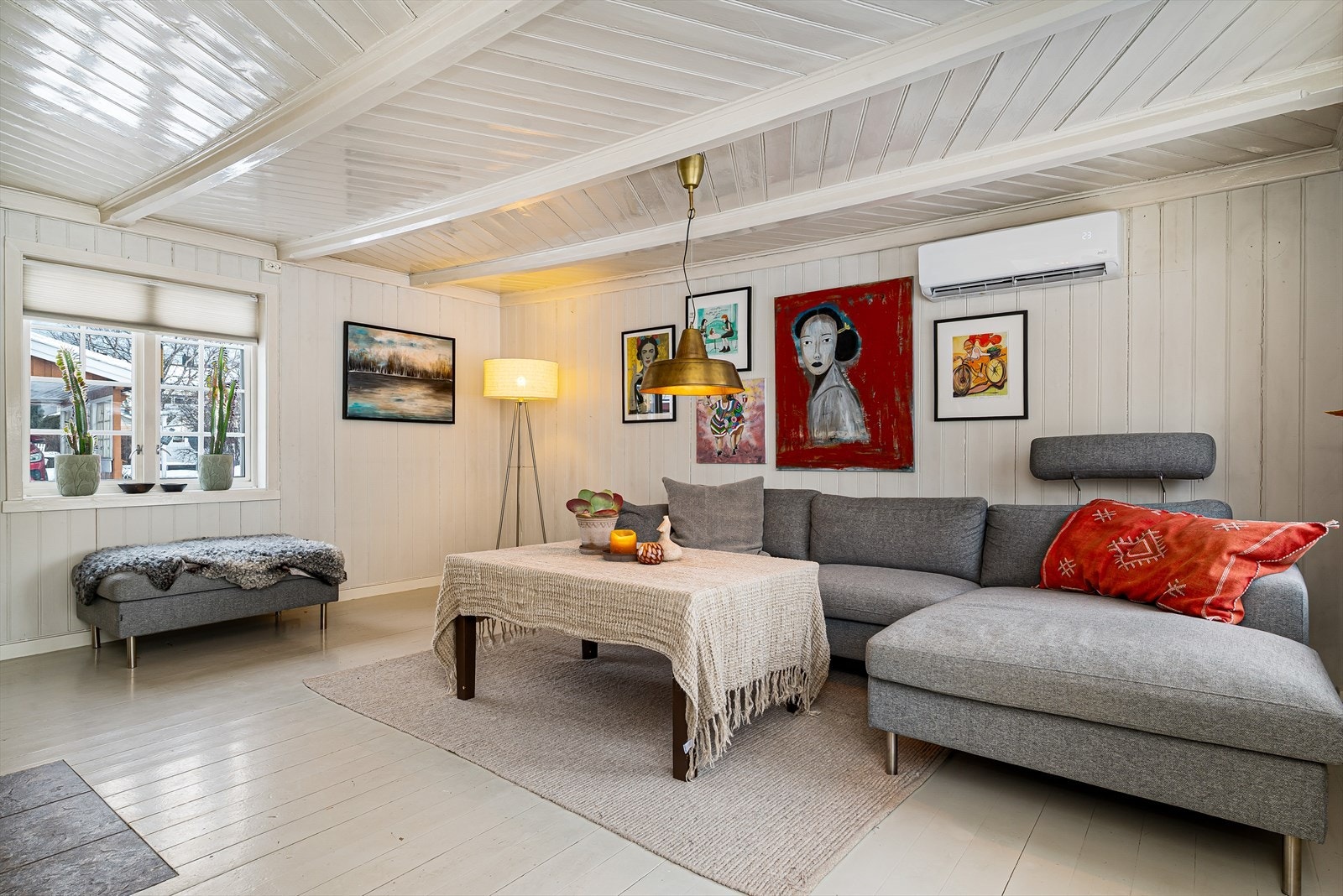 Det er også installert varmepumpe i begge etasjer. Galleribilde