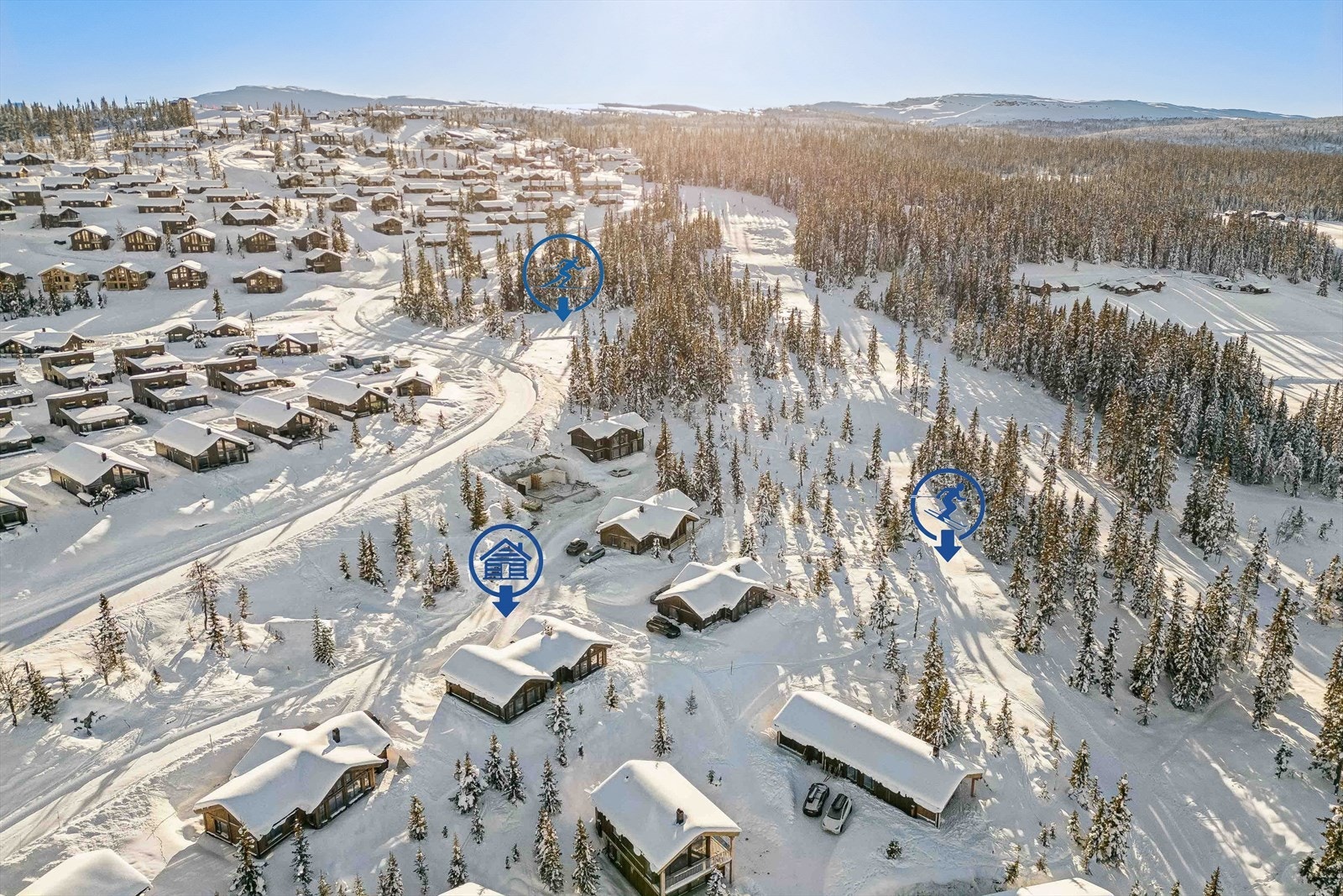 Tilfartsløypen til alpinanlegget ligger kun 100 meter fra døren, noe som gir ski-in/ski-ut. For langrennsentusiasten starter et av landets flotteste løypenett bare 200 meter unna, med hundrevis av kilometer med preparerte spor som venter. Galleribilde