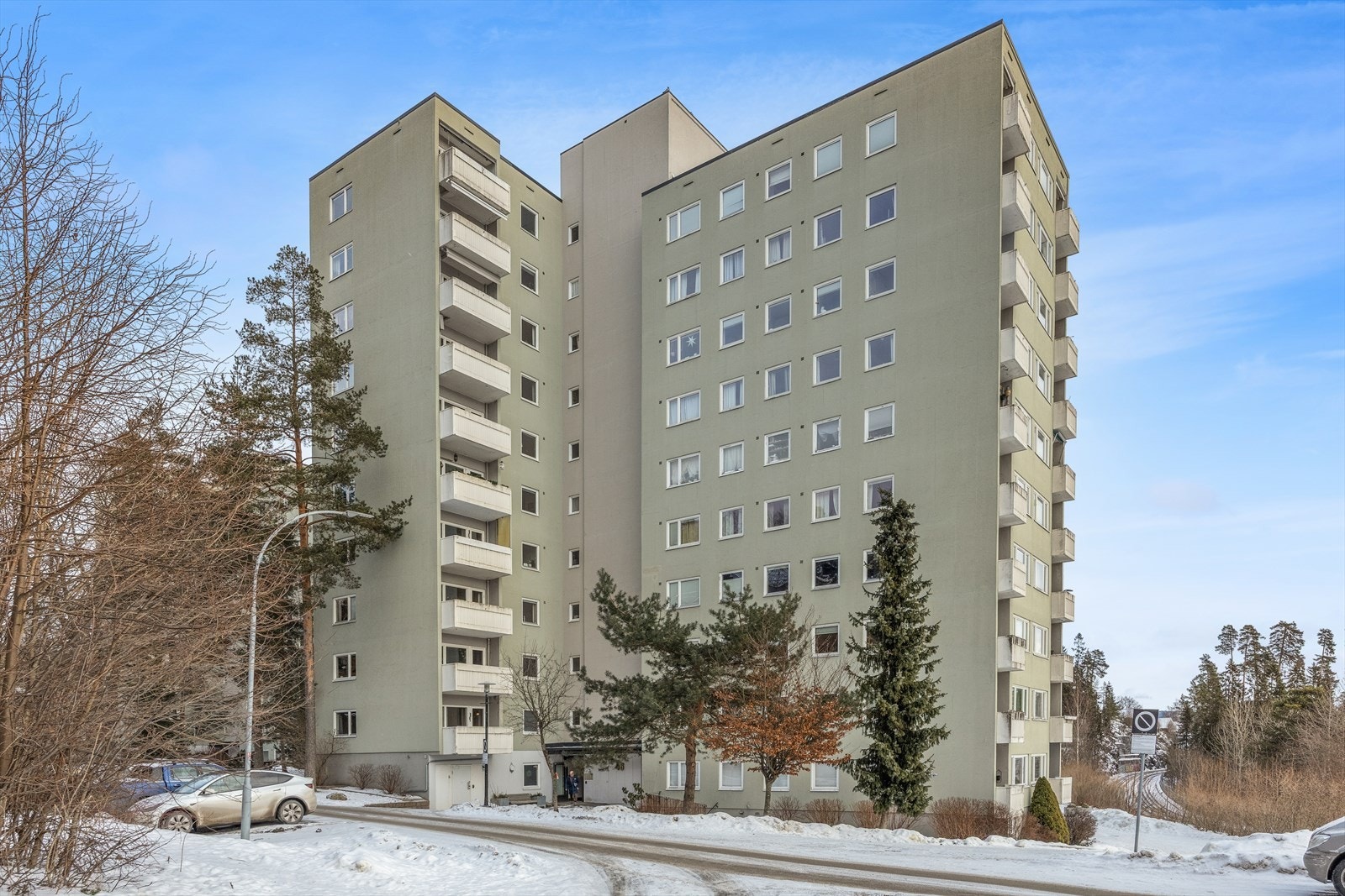 Silurveien 46 har en attraktiv beliggenhet på Ullern, et etablert og etterspurt boligområde vest i Oslo. Galleribilde