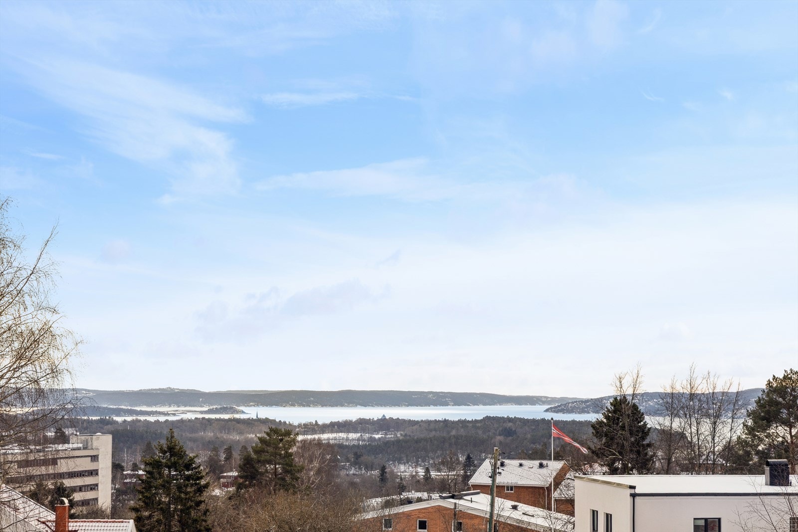 Balkongen har en flott utsikt mot Oslofjorden. Galleribilde
