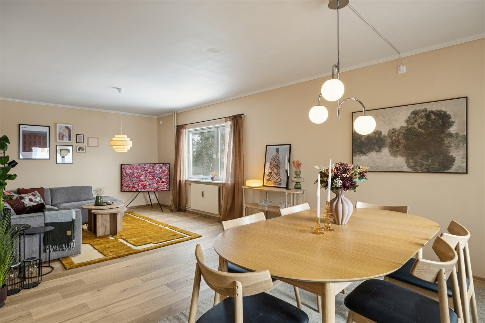 Leiligheten ble pusset opp i 2025 med nytt kjøkken, bad, gulv og el-anlegg. Galleribilde