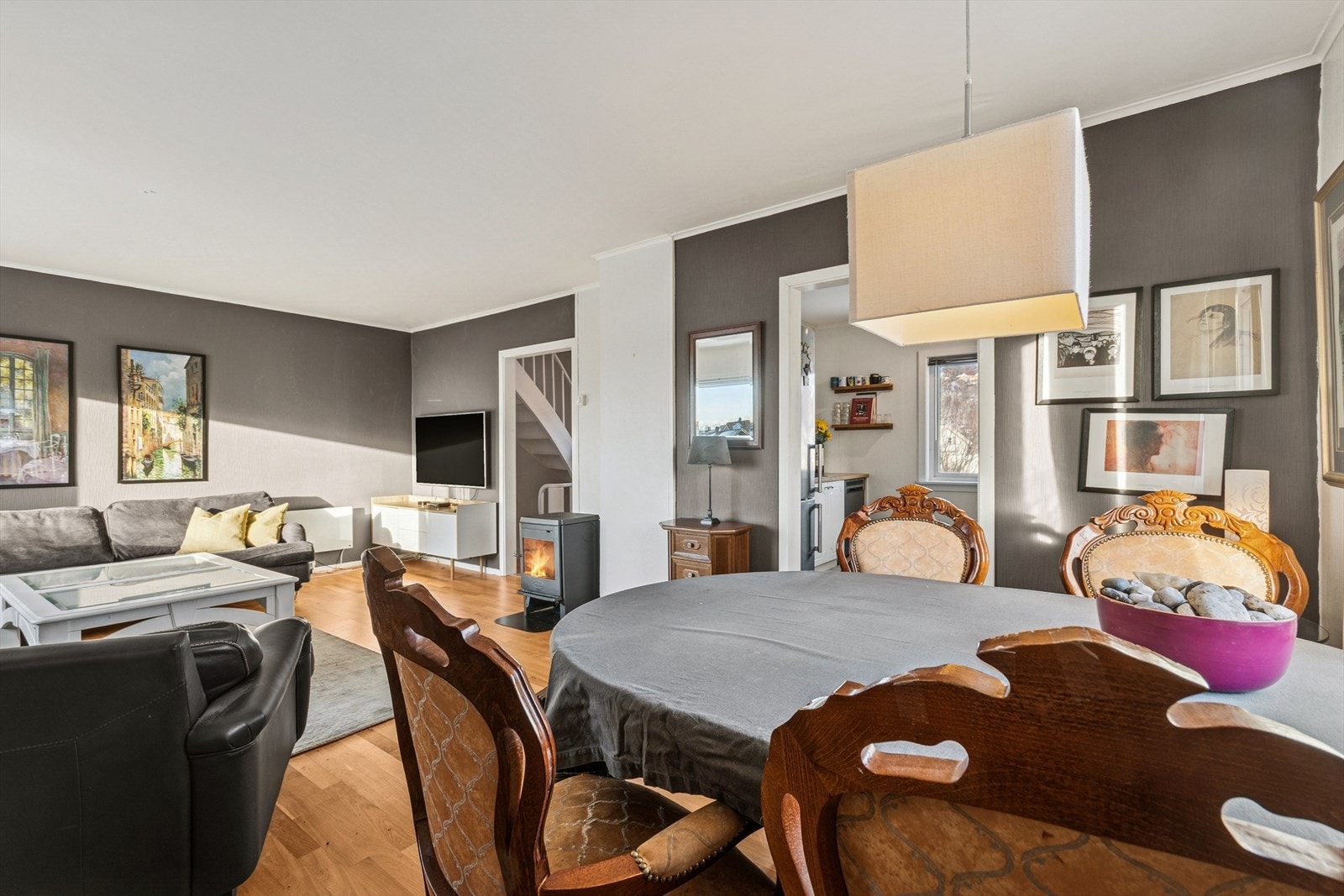 Spisegruppen tar plass i egen sone og inviterer til sosiale og hyggelige måltider med kjente og kjære. Galleribilde