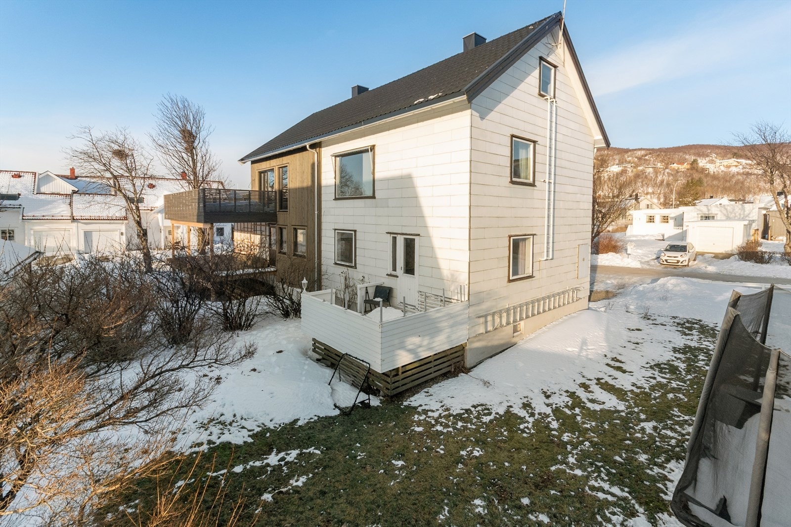 Selger opplyser om gode solforhold på eiendommen. Galleribilde