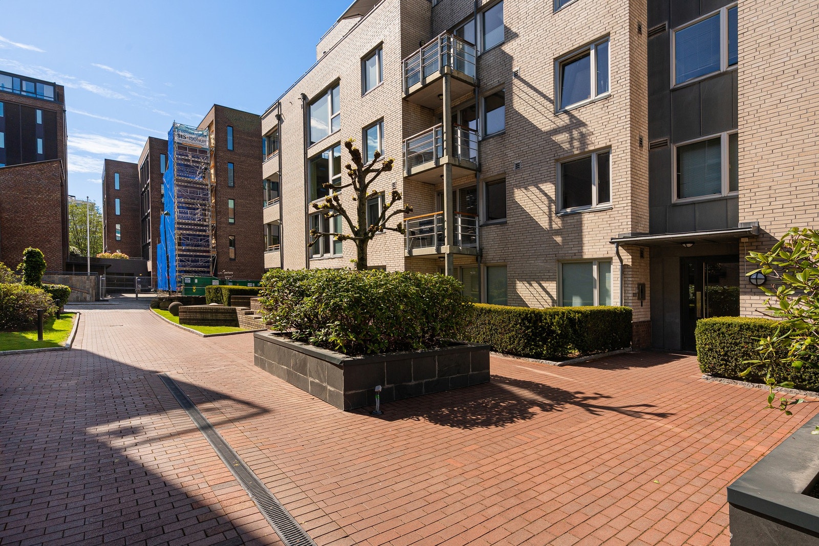 Inngangsparti. Galleribilde