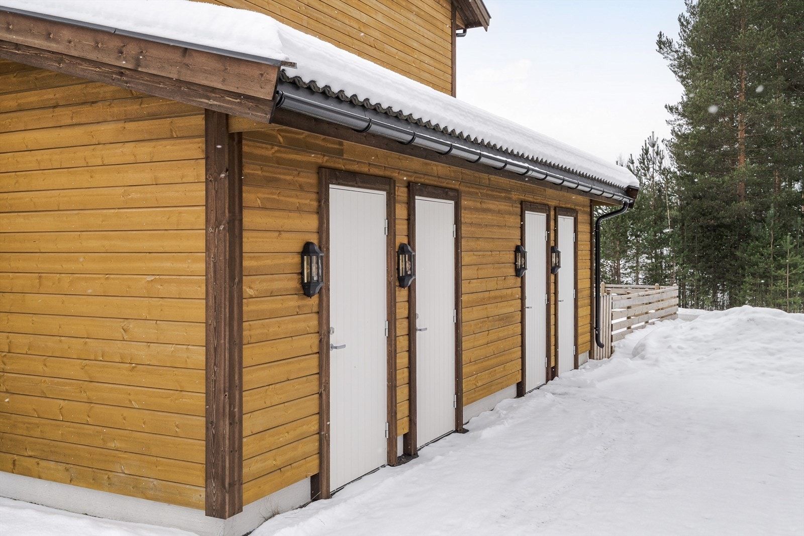 Leiligheten disponerer også en utvendig bod på 5 kvm i felles bodrekke. Galleribilde