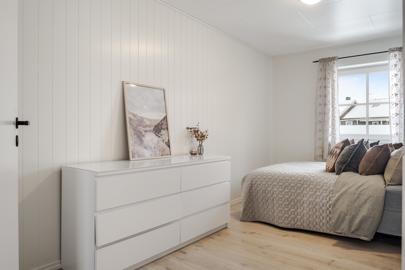 Leiligheten har til sammen 3 soverom, alle med ulik størrelse. Galleribilde