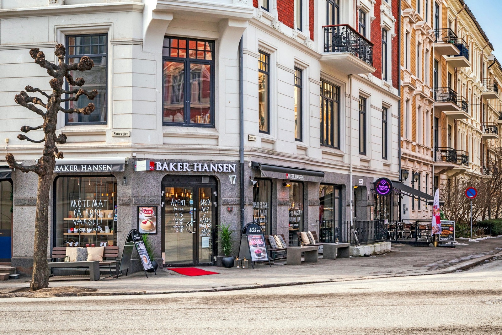 Rikt utvalg av kaféer og restauranter i nærområdet. Galleribilde