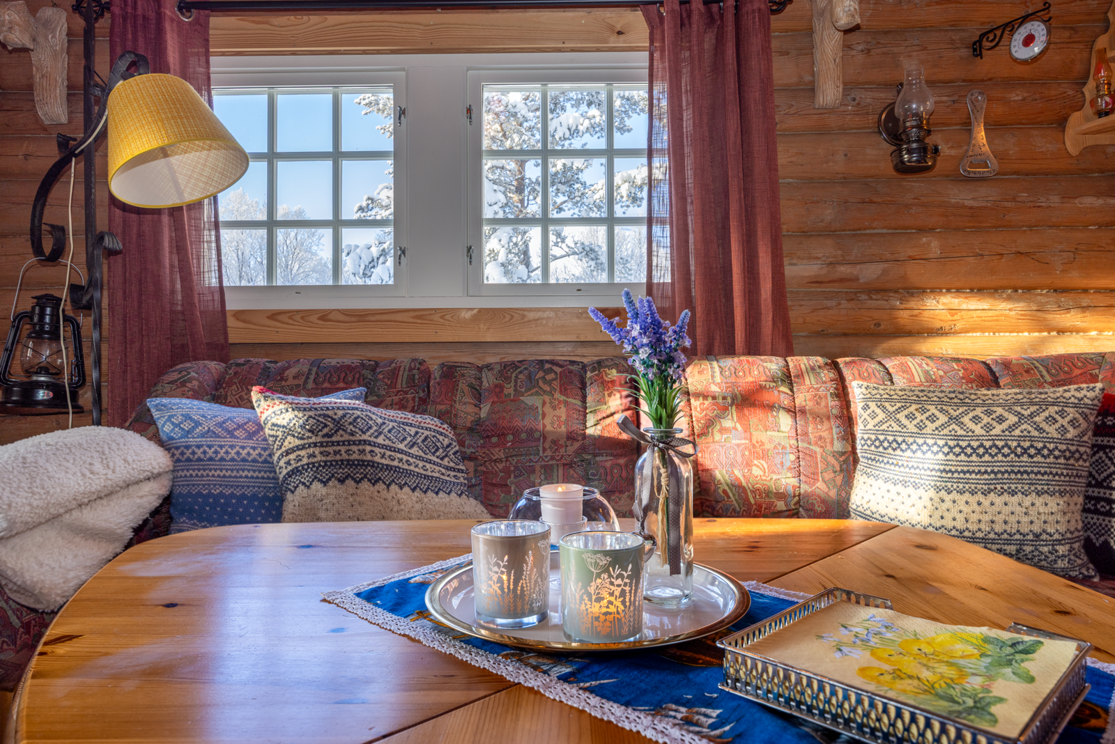 Fra stuevinduene kan du nyte idylliske naturomgivelser. Galleribilde