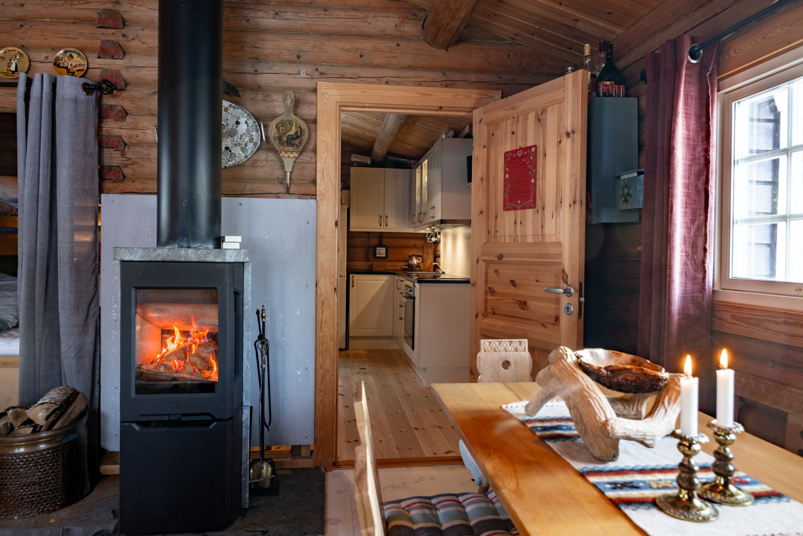 Klebersteinpeis som tilfører god varme og hygge i stua. Galleribilde