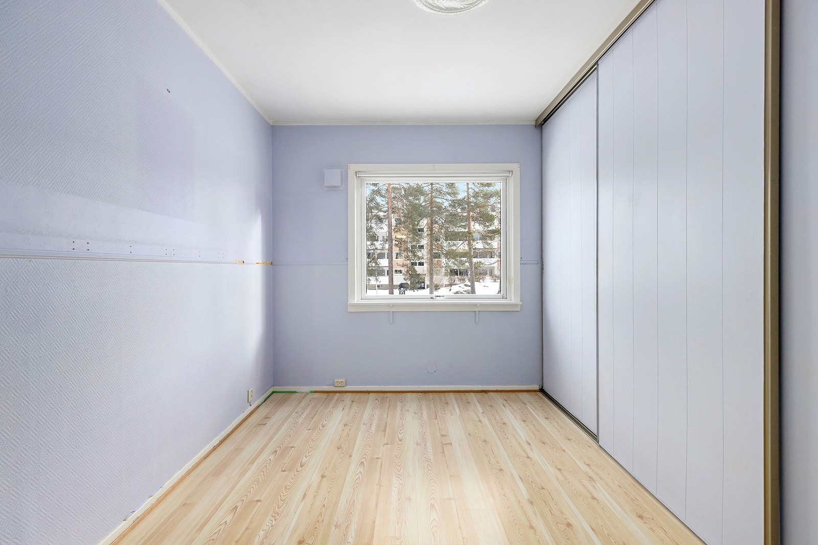 Soverom med plass til seng og øvrig møblement. Galleribilde