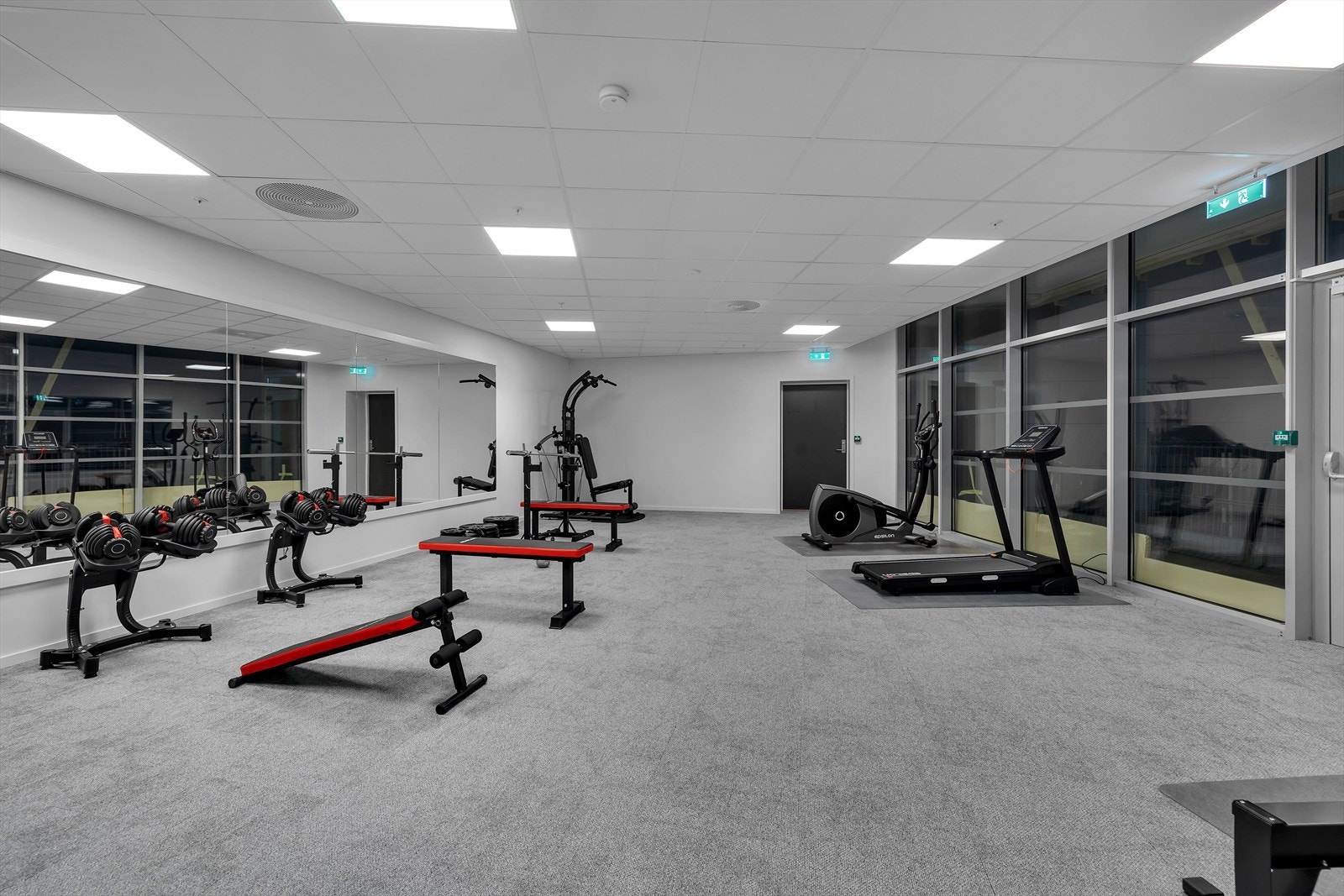 Blant fasilitetene er det treningsrom for beboerne - dørstokkmilen har aldri vært lavere! Galleribilde