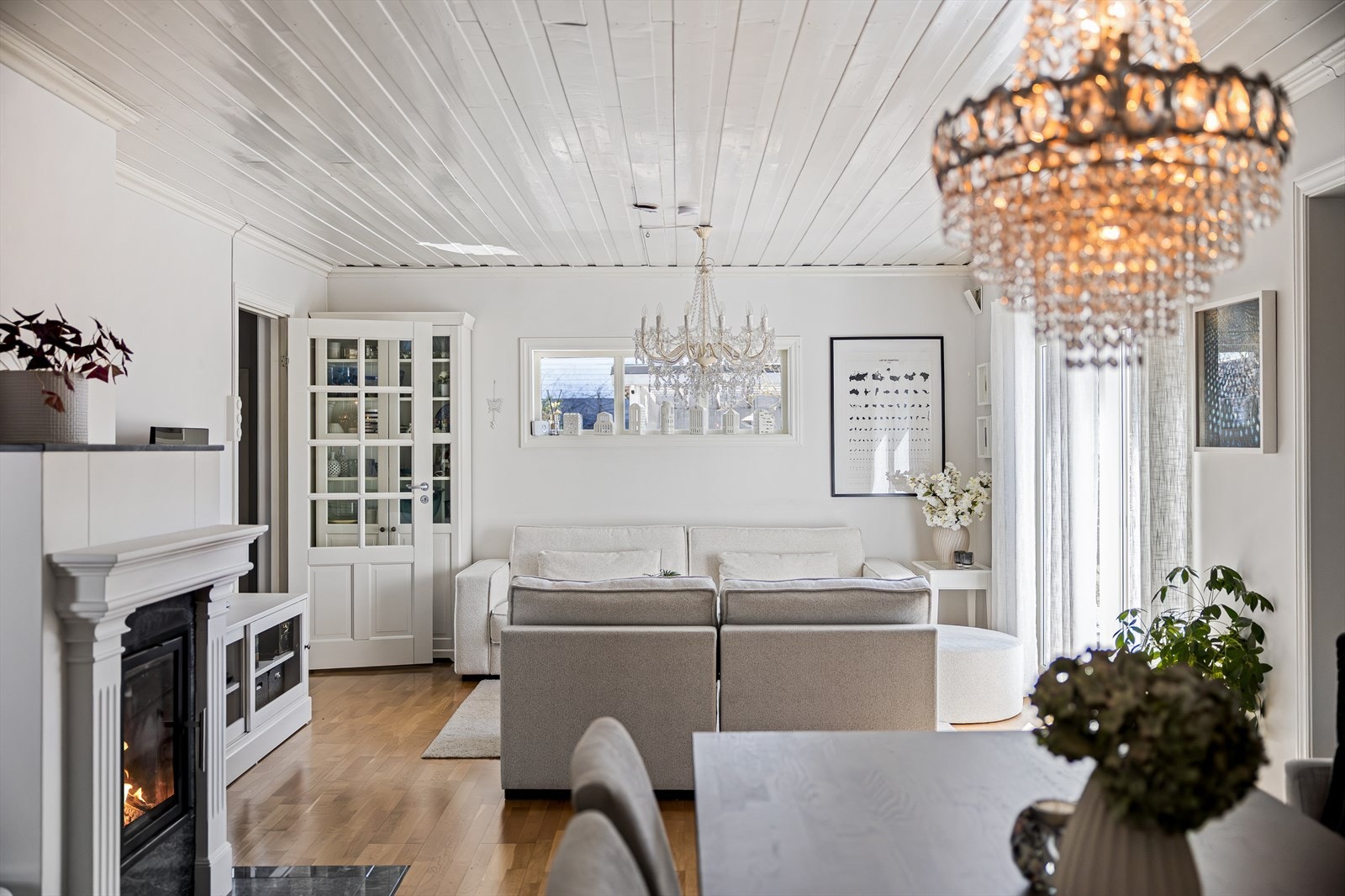 Meget pen ly stue med fornuftige innredningsmuligheter. Galleribilde