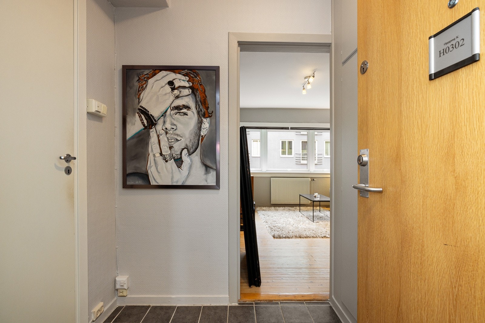 Leiligheten disponerer også to kjellerboder for ekstra lagringsplass. Galleribilde