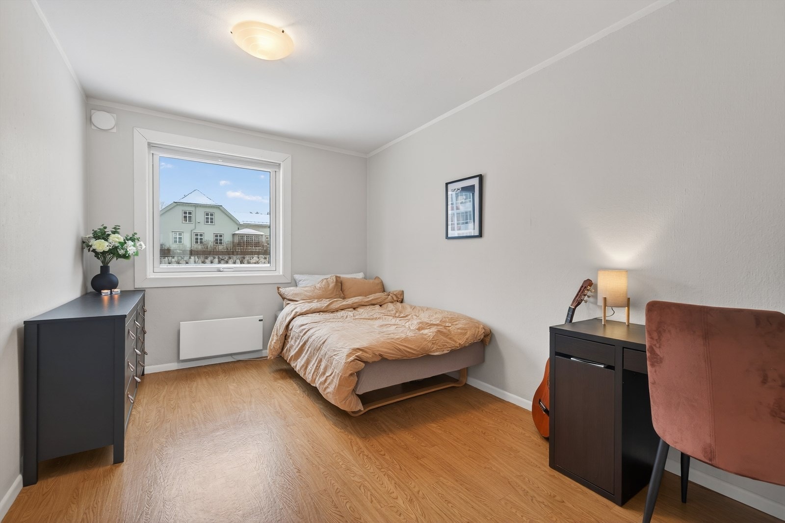 Rommet passer perfekt som barnerom, kontor eller det en selv måtte ønske. Galleribilde