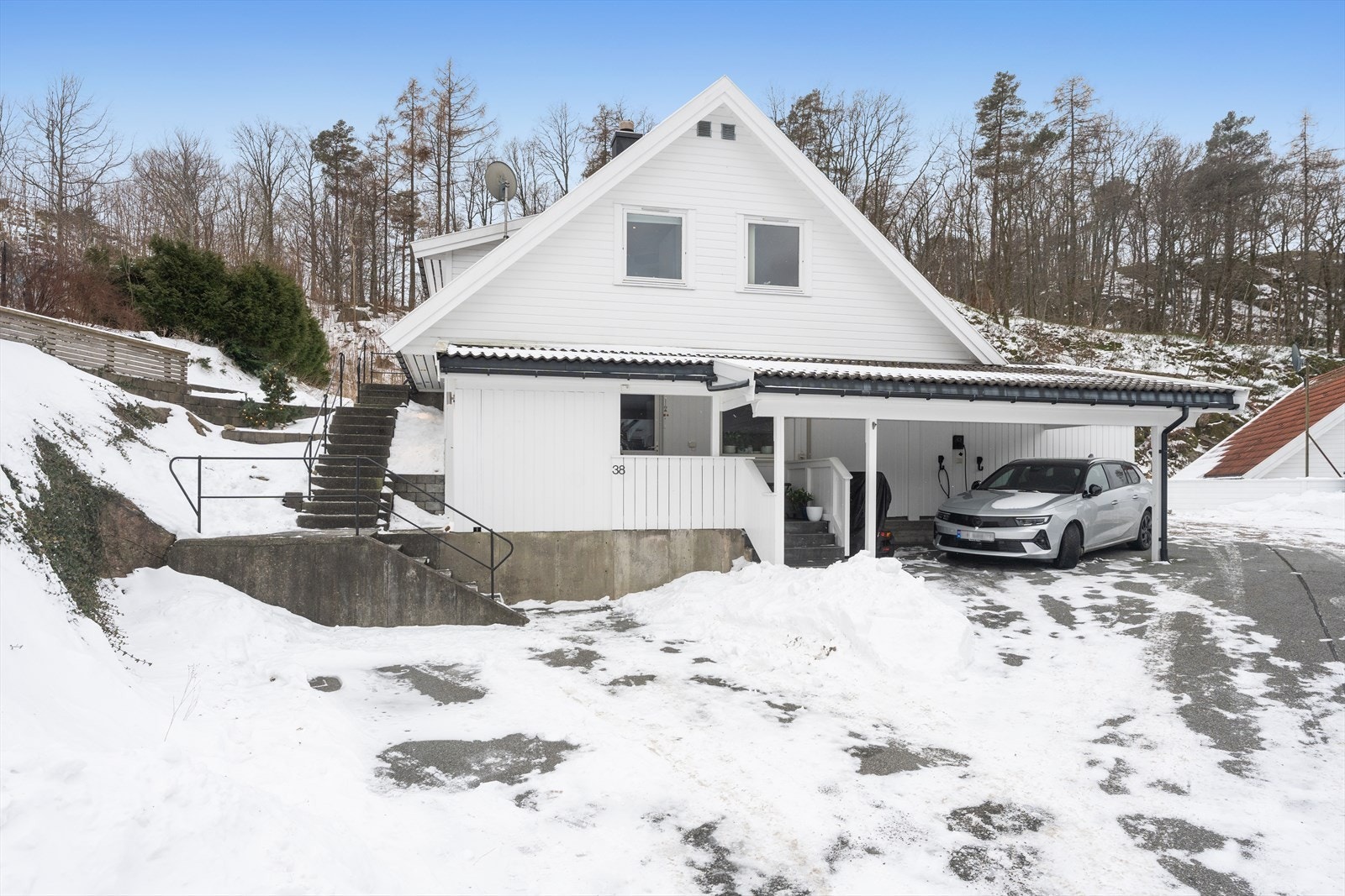 Del av tomannsbolig med alt på en flate i 2.etg Galleribilde