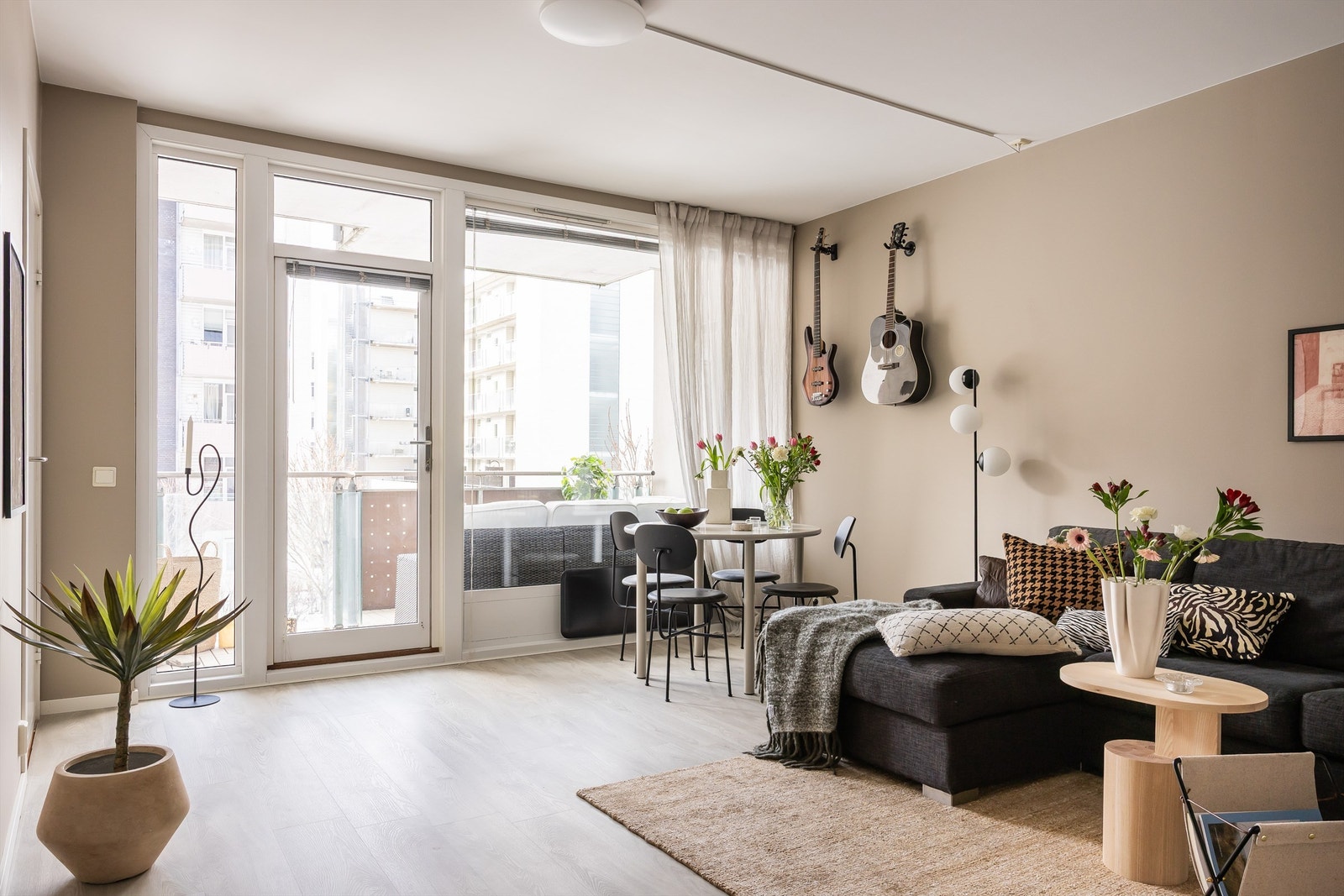 Velkommen til Gunnar Schjelderups vei 11R - Presentert av Blenor Hadergjonaj v/Krogsveen. Galleribilde