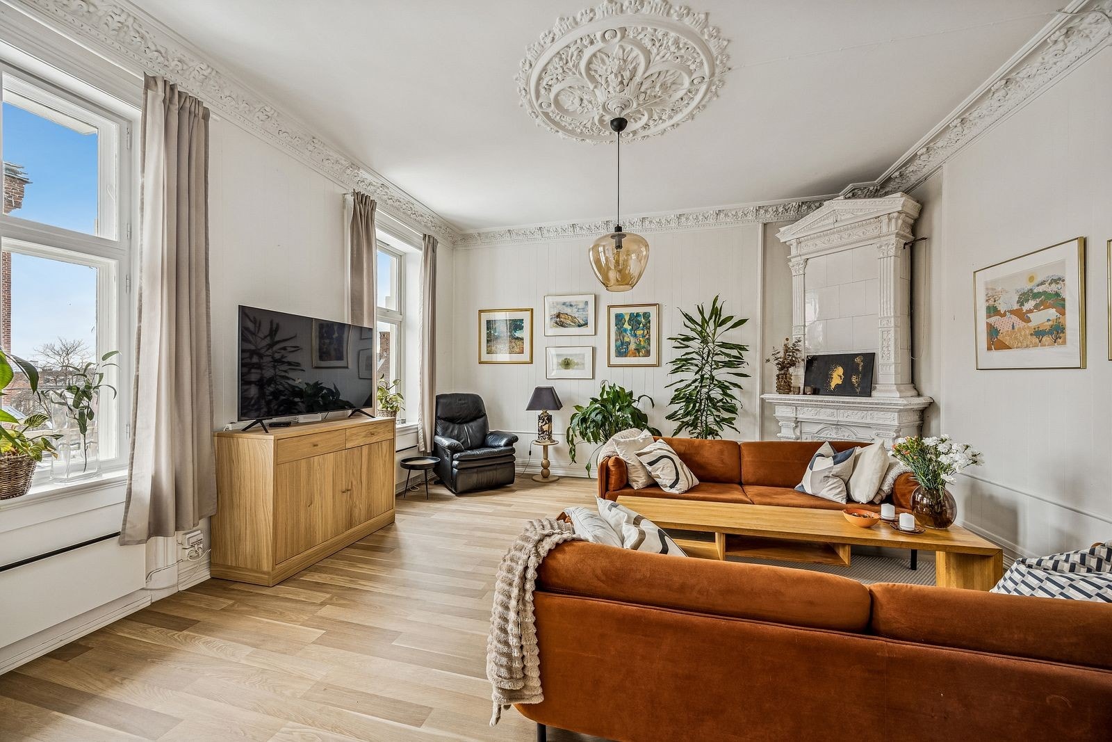 Velkommen til Snorres gate 1- En stor, sjarmerende 3-roms leilighet med fine, klassiske detaljer. Galleribilde