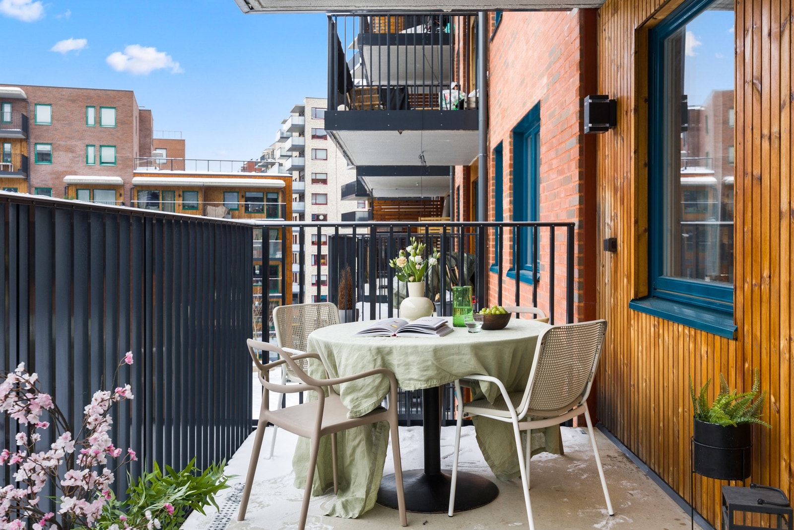 En flott forlengelse hvor man kan samle venner og familie på fine dager. Galleribilde