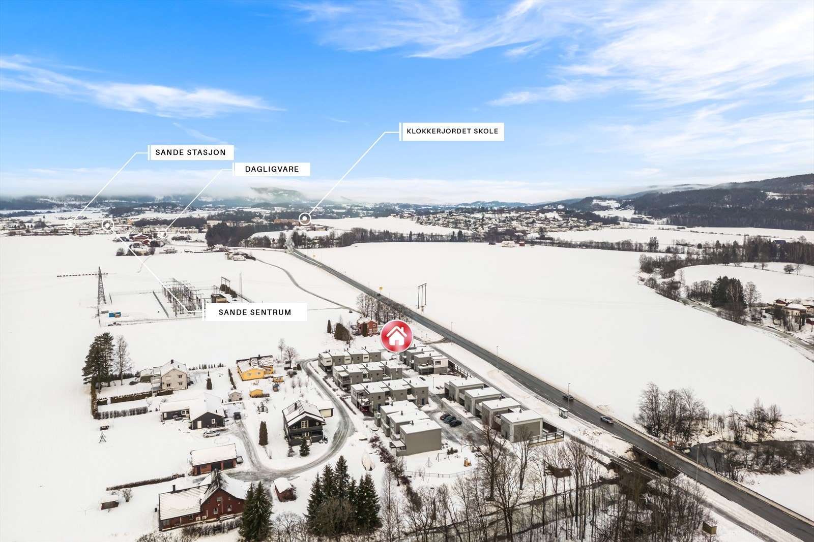 En innbydende og moderne kjedet enebolig fra 2020 med høy standard, 3 soverom og fine utearealer. Galleribilde