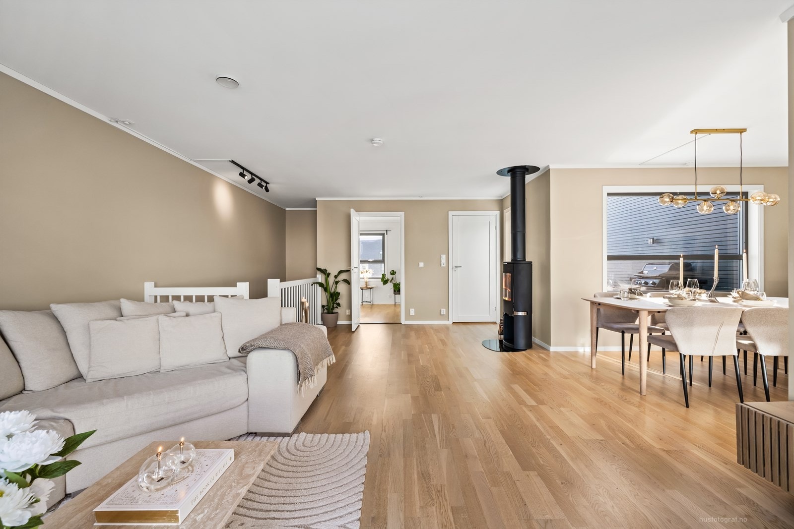 Her får du en moderne bolig som holder en gjennomgående oppgradert standard. Galleribilde