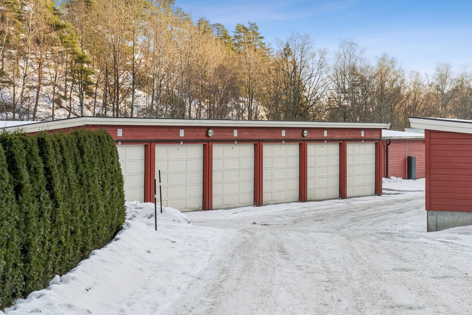 Garasje medfølger boligen. Galleribilde