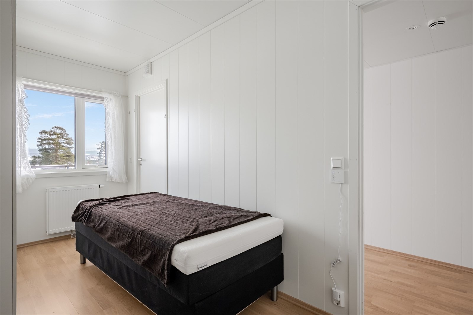 Soverommet har adkomst fra to sider. Galleribilde