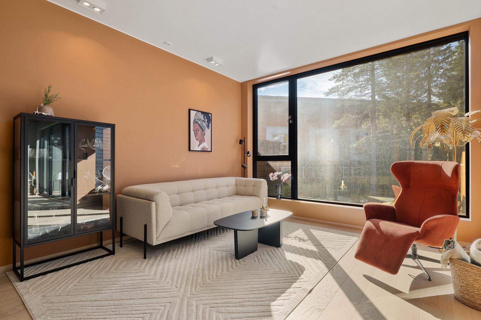 Lys og romslig stue som skaper en god atmosfære. Galleribilde