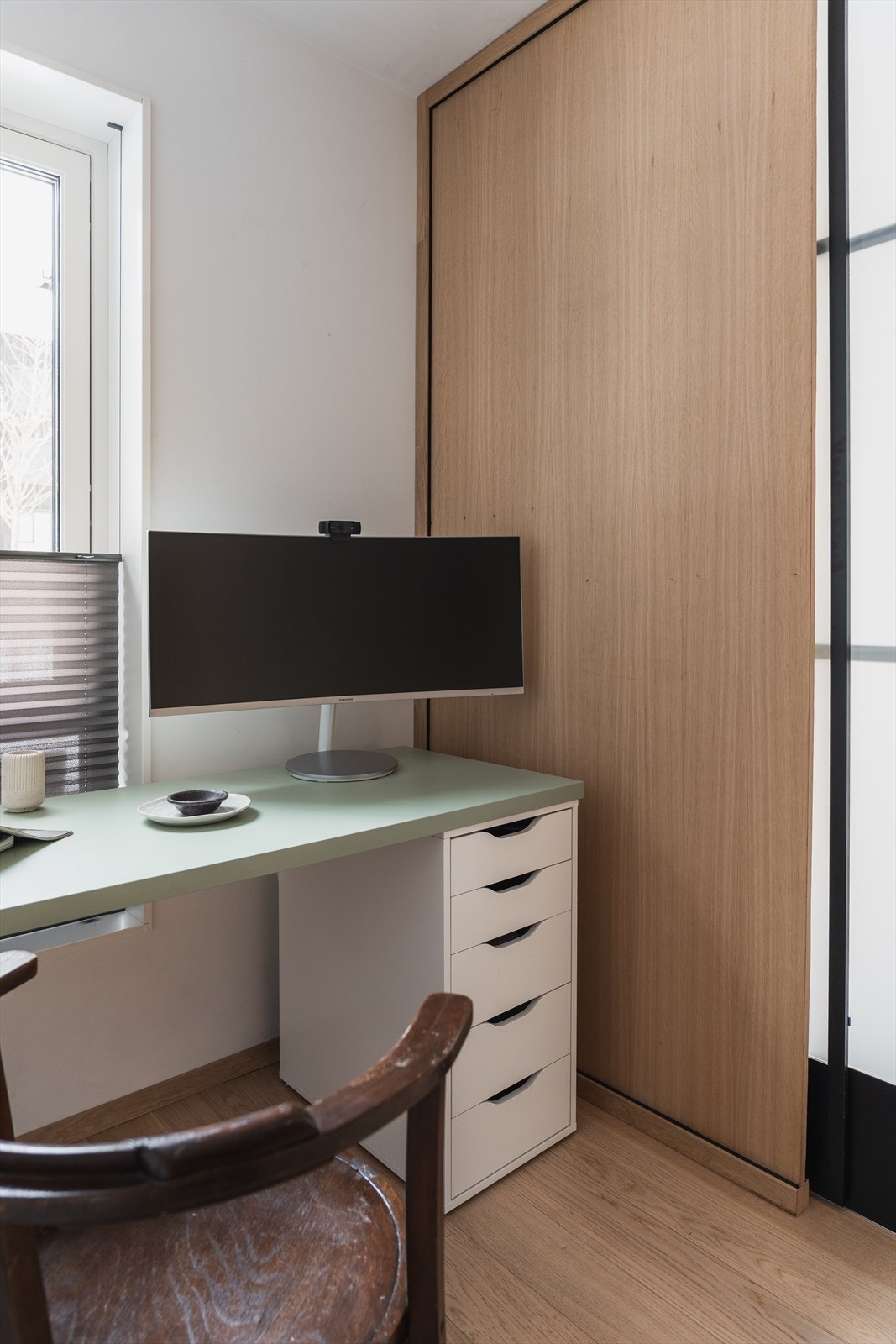 Denne fleksible sonen kan enkelt tilpasses etter behov, enten som kontor, lekerom eller gjesterom. Galleribilde