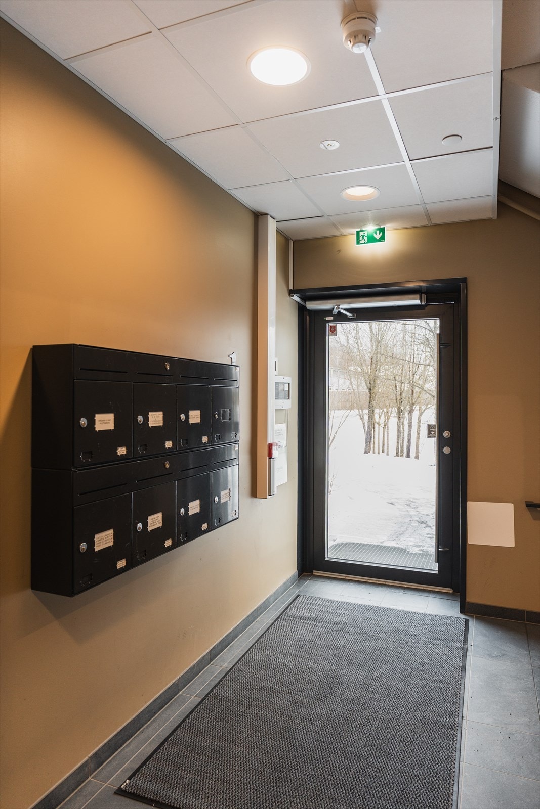 Felles inngangsparti. Oppgangen består av store familieleiligheter. Galleribilde