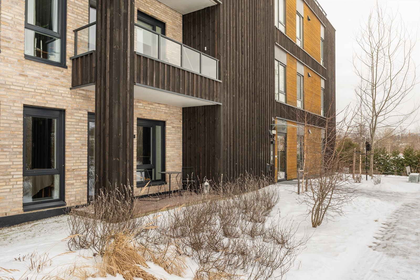 Den mindre terrassen er ideell for en frokost i det fri. Galleribilde