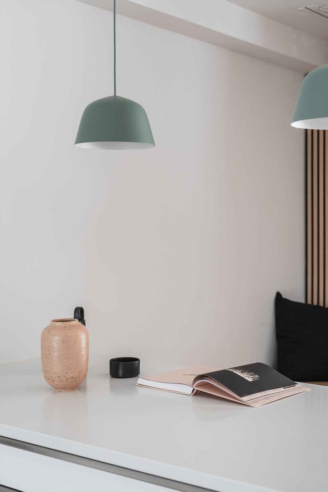 Kjøkkenet er utstyrt med vannstoppsystem og komfyrvakt for ekstra trygghet. Galleribilde