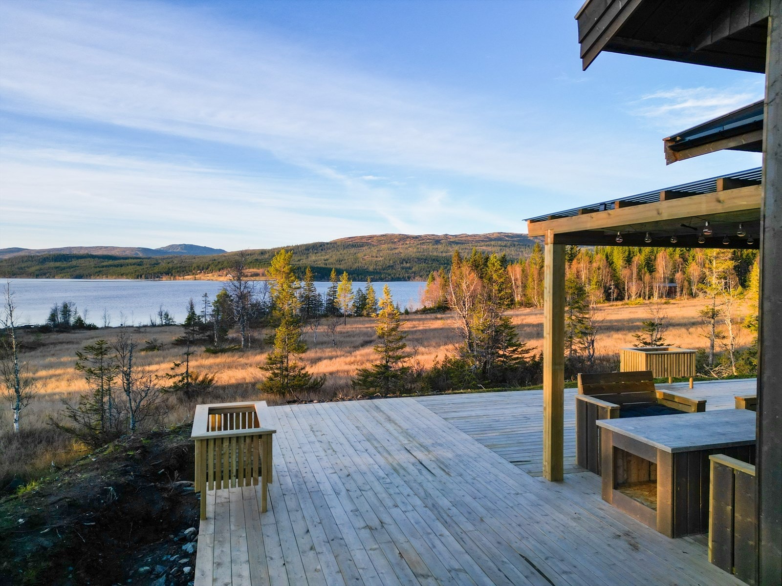 Her vil du kunne nyte sene sommerkvelder med utsikt utover Feren. Galleribilde