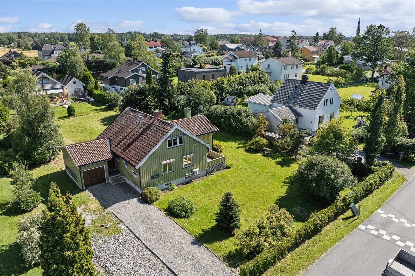 Karl-Magnus Svenøy v/DNB Eiendom har gleden av å presentere Måltrostveien 24! Galleribilde