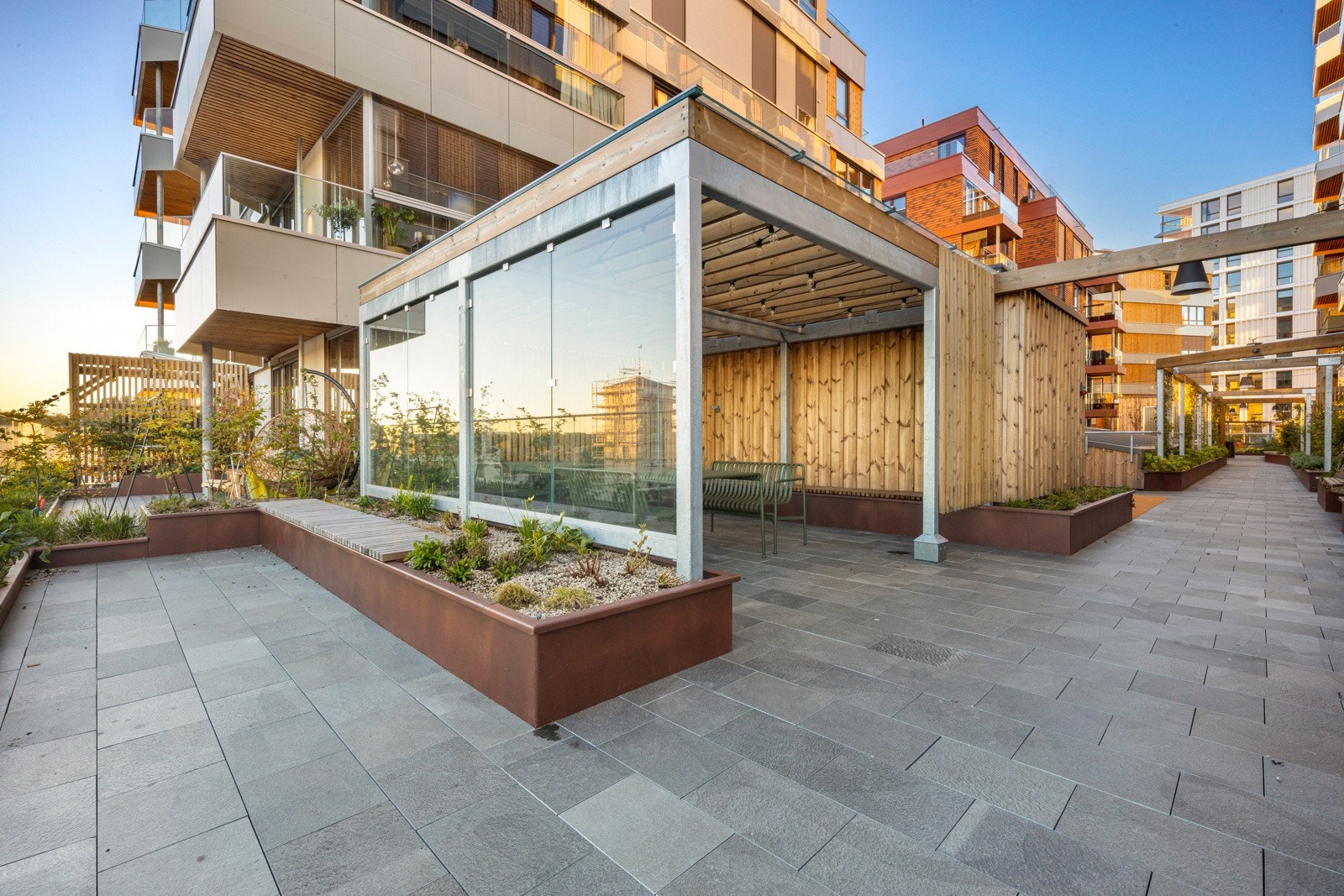 Sameiet har felles takhage i 6. etg og takterrasse i 14. etg Galleribilde