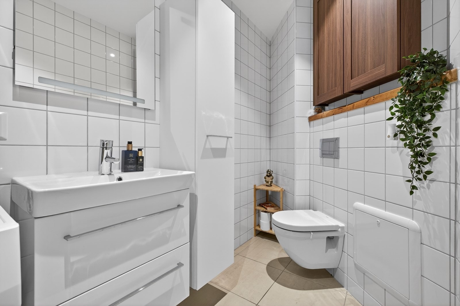 Pent flislagt bad som ble renovert i 2016. Galleribilde