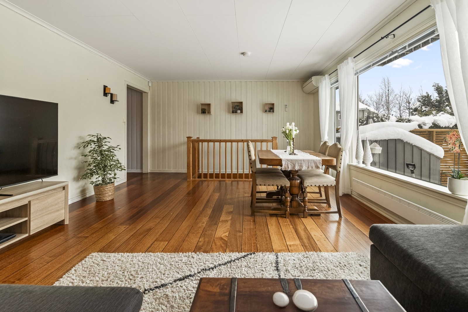 Velkommen til et trivelig og familievennlig selveiet rekkehus på populære Haukerød/Runar Galleribilde