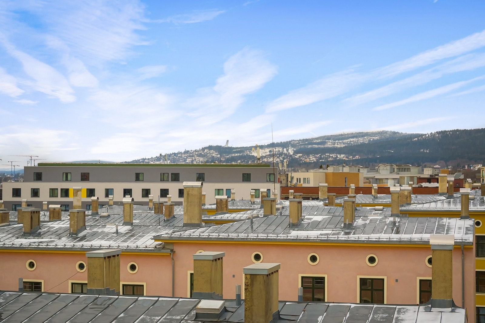 Utsikt helt til Holmenkollen! Galleribilde