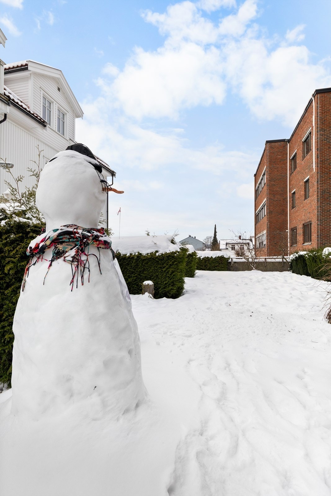 Bakgård Galleribilde