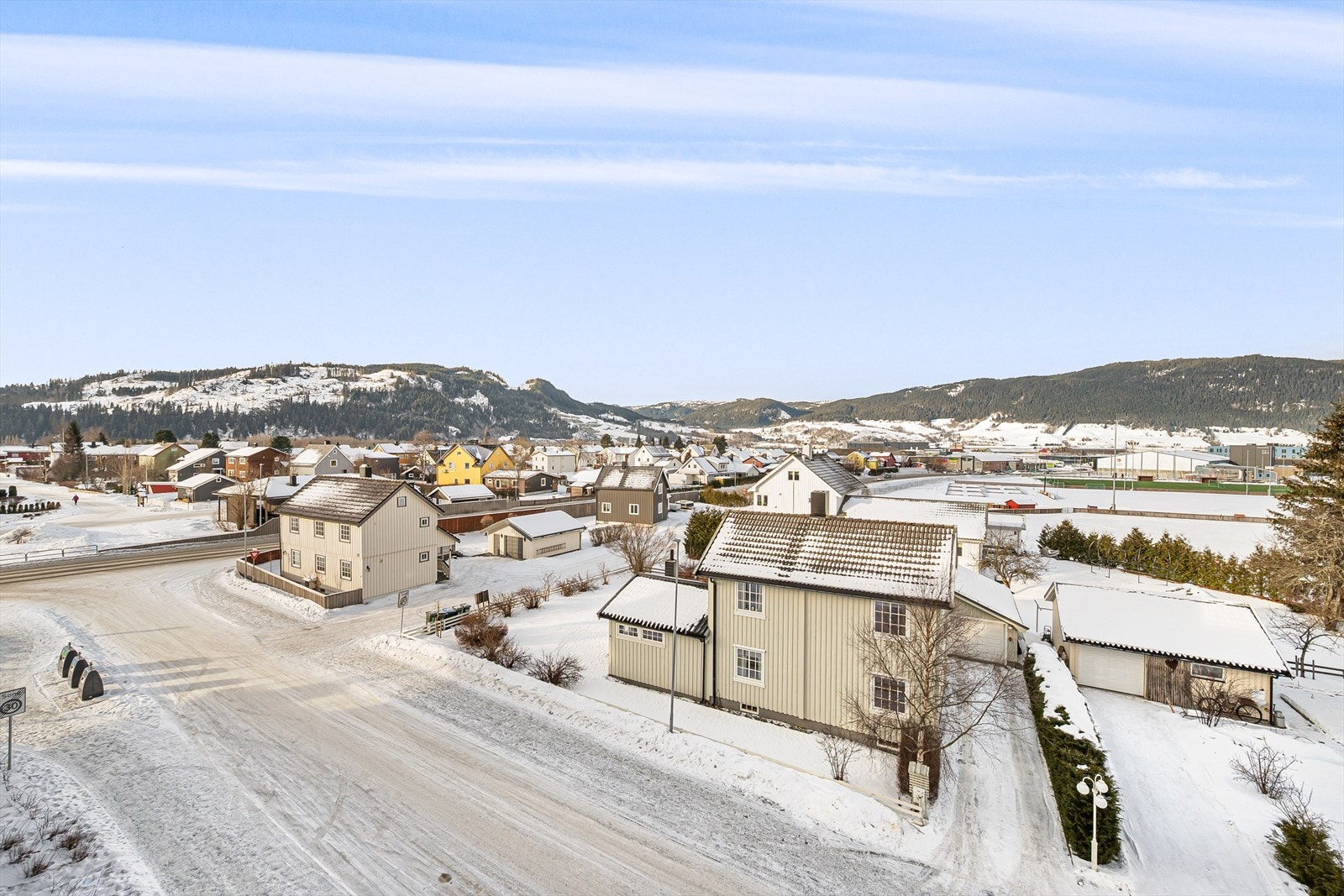 Med sin beliggenhet på toppen og i enden av bygget, får man godt med vindusflater og utsyn. Galleribilde