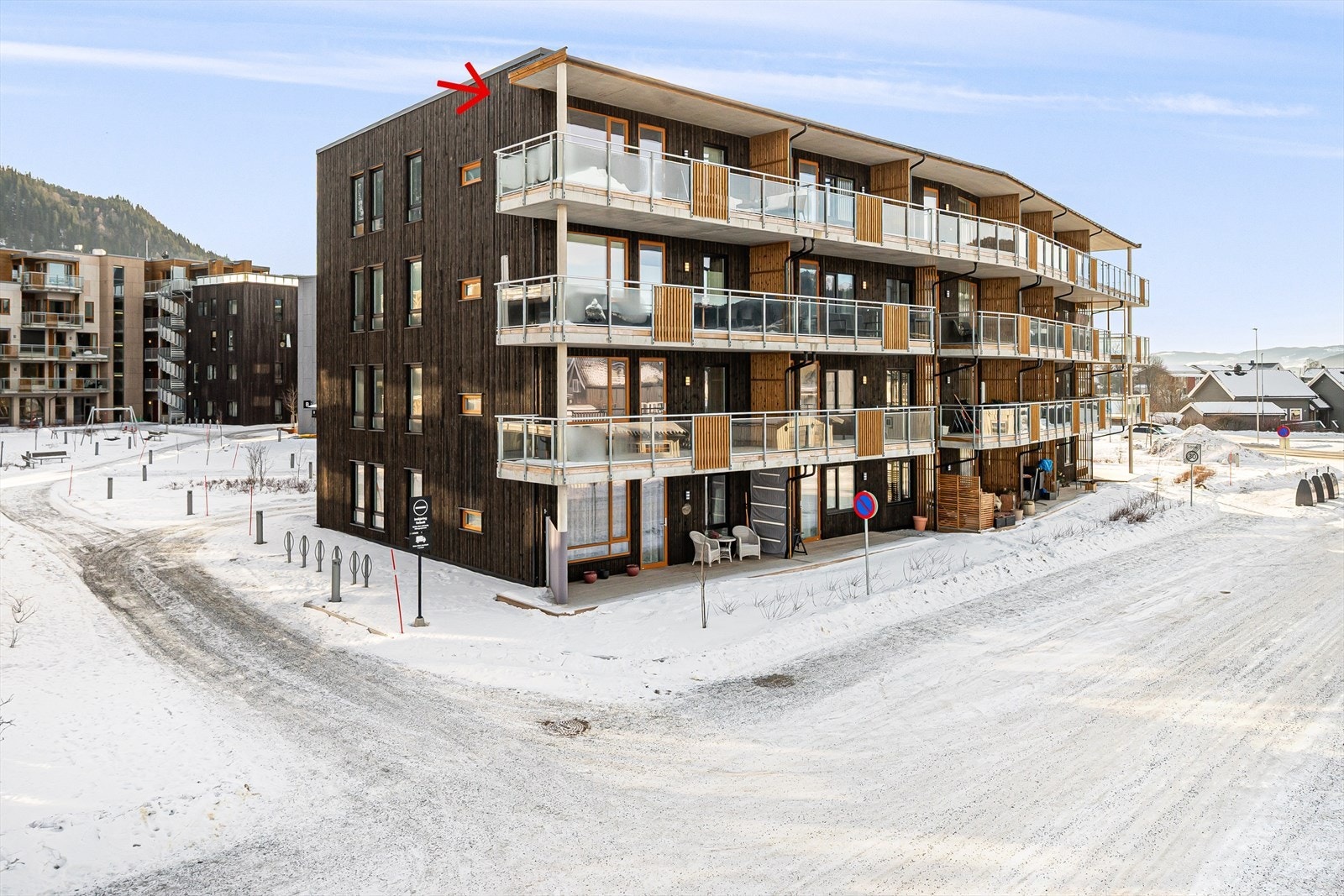 Velkommen til toppen av Rømmetunet! Her har man flott utsikt og sen kveldssol. Galleribilde